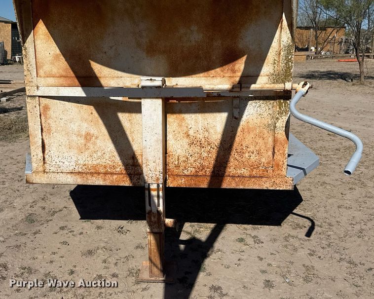 image for item EJ3195 Livestock trailer