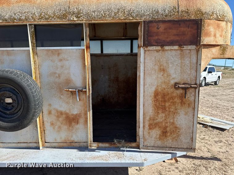 image for item EJ3195 Livestock trailer