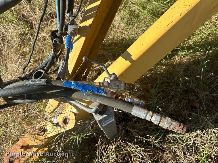 image for item EJ5093 2009 Vermeer 604M round baler