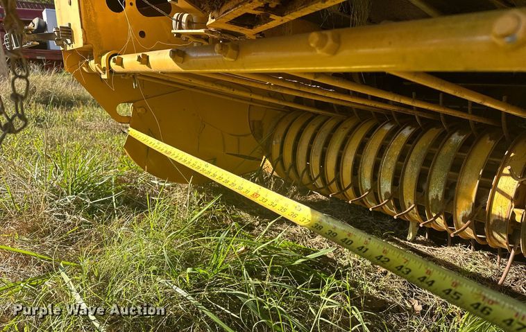 image for item EJ5093 2009 Vermeer 604M round baler