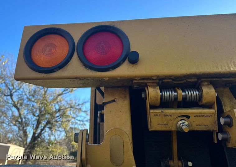 image for item EJ5093 2009 Vermeer 604M round baler