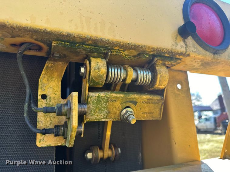 image for item EJ5093 2009 Vermeer 604M round baler