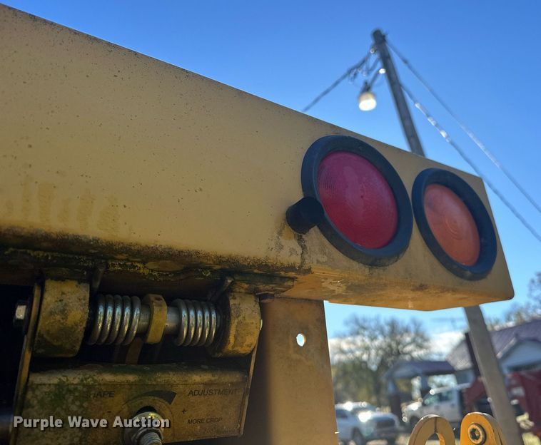 image for item EJ5093 2009 Vermeer 604M round baler