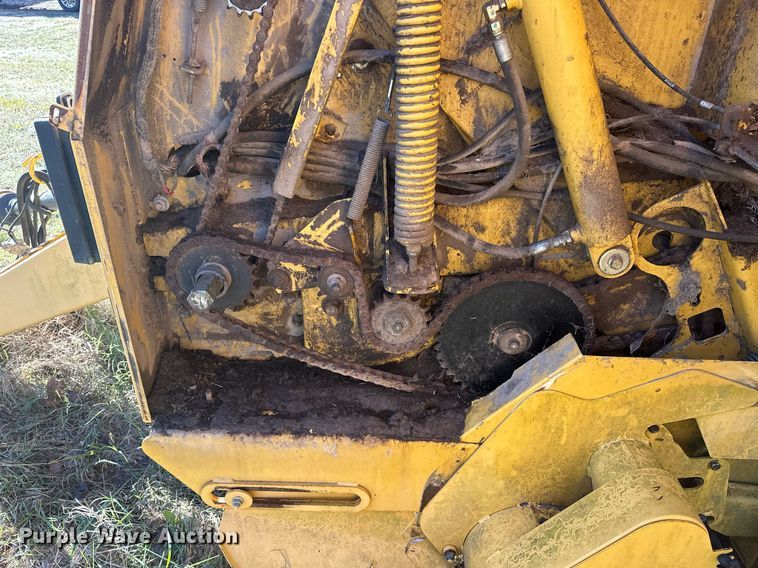 image for item EJ5093 2009 Vermeer 604M round baler