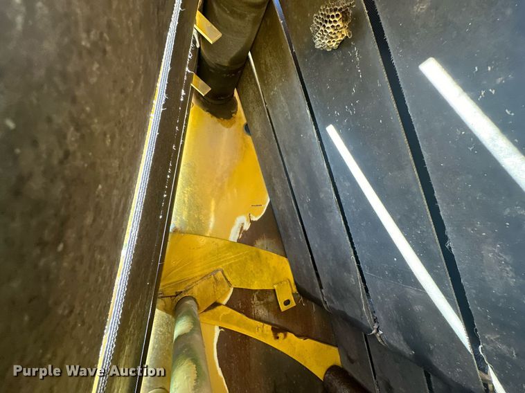 image for item EJ5093 2009 Vermeer 604M round baler