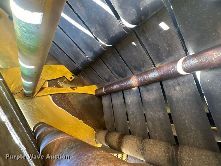 image for item EJ5093 2009 Vermeer 604M round baler