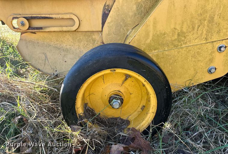 image for item EJ5093 2009 Vermeer 604M round baler