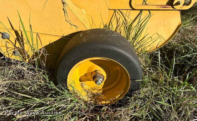 image for item EJ5093 2009 Vermeer 604M round baler