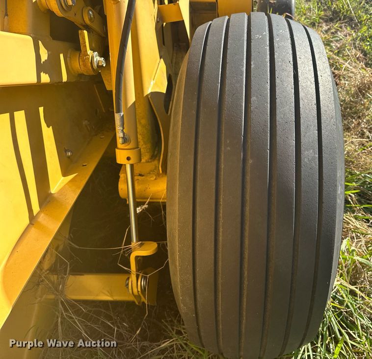 image for item EJ5093 2009 Vermeer 604M round baler