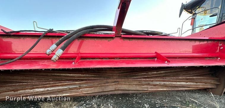 image for item EJ5149 AgCo RazorBar disc windrower head