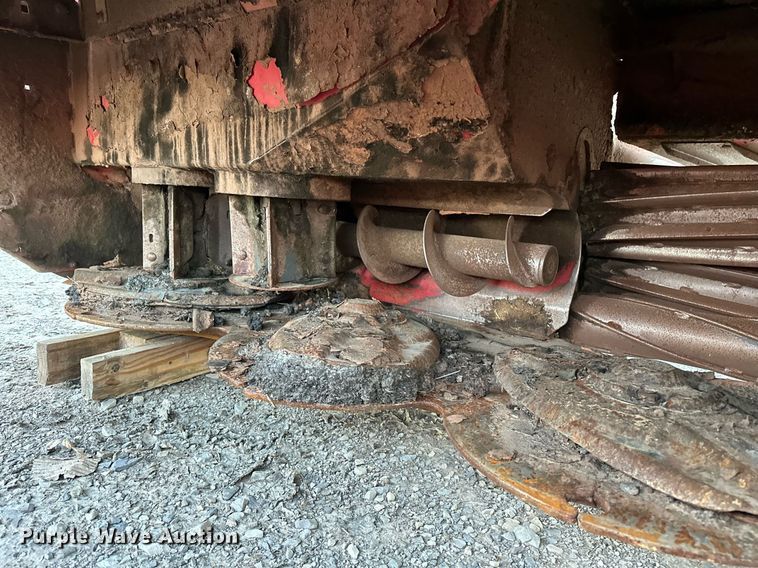 image for item EJ5149 AgCo RazorBar disc windrower head