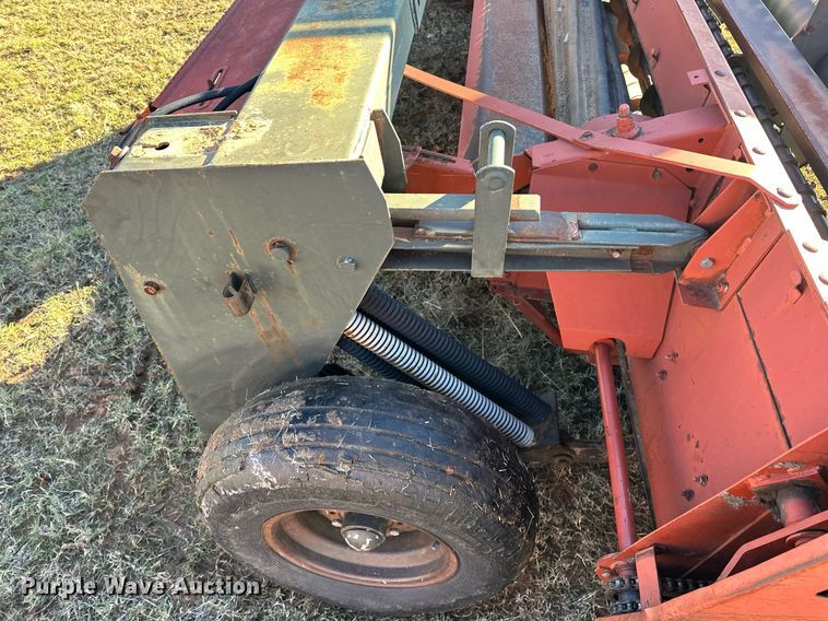image for item EJ5156 Hesston 1160 swather / windrower