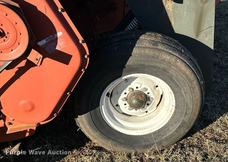 image for item EJ5156 Hesston 1160 swather / windrower