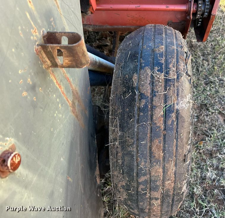 image for item EJ5156 Hesston 1160 swather / windrower