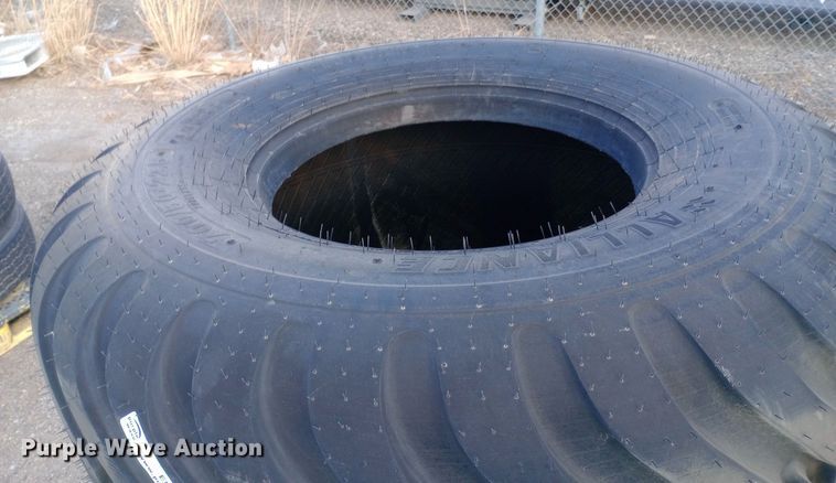 image for item EN8501 (2) Alliance Flotation 328 tires