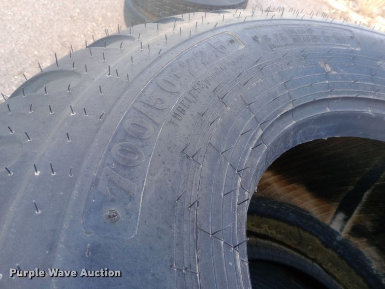 image for item EN8501 (2) Alliance Flotation 328 tires