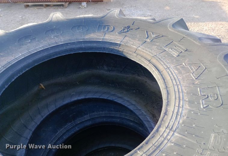 image for item EN8515 (2) Goodyear Dyna-Torque II tires