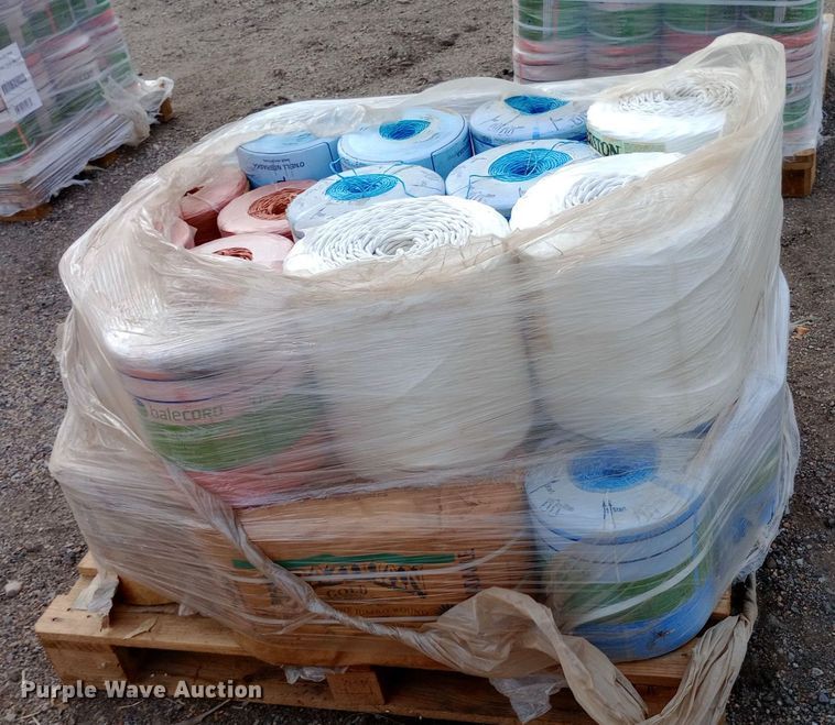 image for item EN8529 Approximately 24 twine rolls