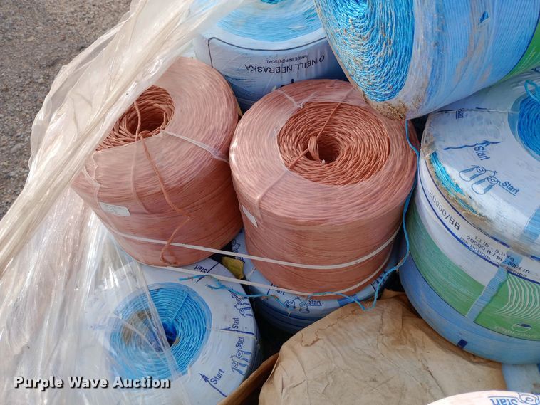 image for item EN8529 Approximately 24 twine rolls