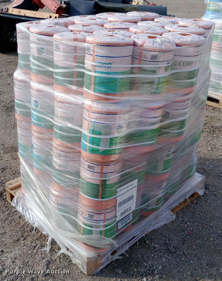 image for item EN8531 Approximately 80 twine rolls