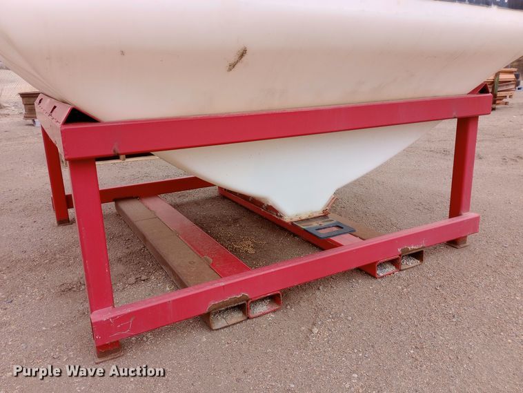 image for item EN8546 (2) White Planters Simply Advanced II tanks