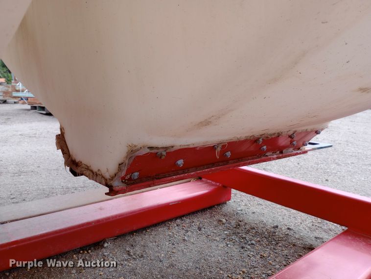 image for item EN8546 (2) White Planters Simply Advanced II tanks