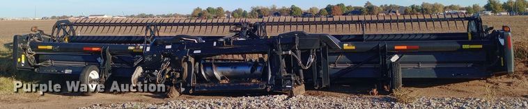 image for item EN8548 2013 MacDon FD75 flex draper head