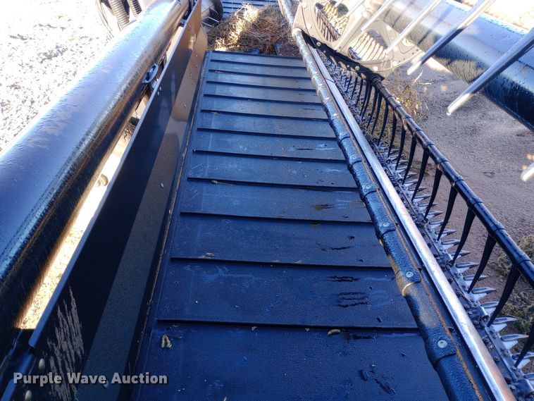 image for item EN8548 2013 MacDon FD75 flex draper head