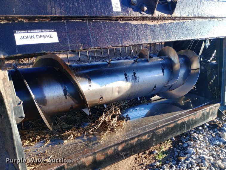 image for item EN8548 2013 MacDon FD75 flex draper head