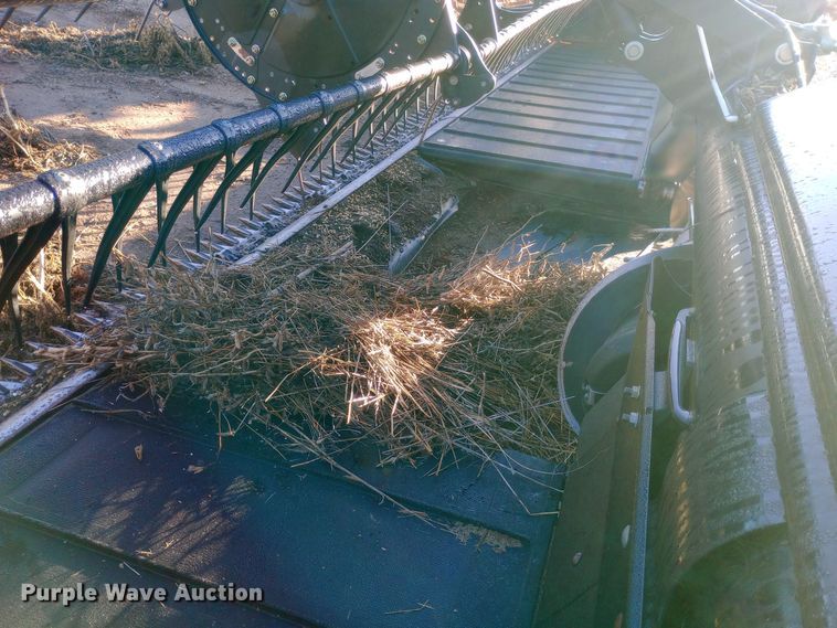 image for item EN8548 2013 MacDon FD75 flex draper head