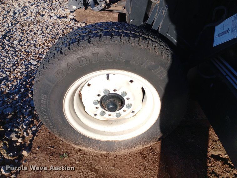 image for item EN8548 2013 MacDon FD75 flex draper head