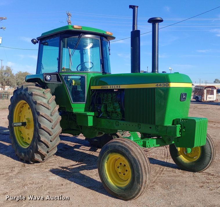 image for item EN8549 1974 John Deere 4430 tractor