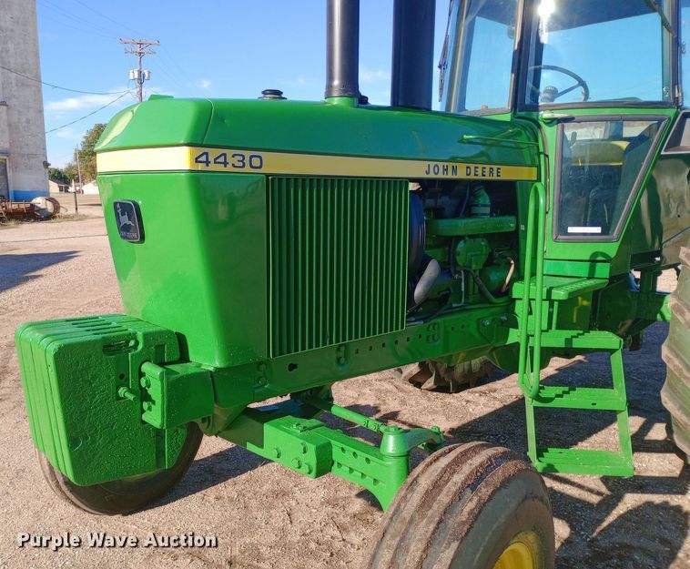 image for item EN8549 1974 John Deere 4430 tractor