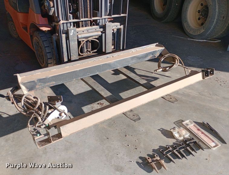 image for item EN8551 MacDon FD75 draper header parts