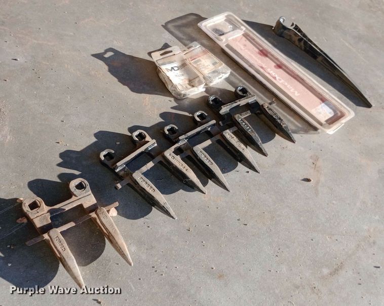 image for item EN8551 MacDon FD75 draper header parts