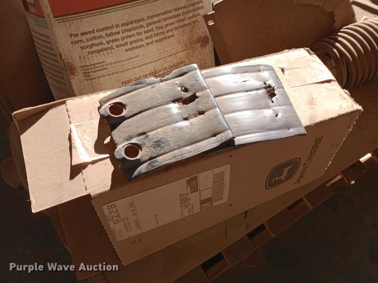 image for item EN8551 MacDon FD75 draper header parts