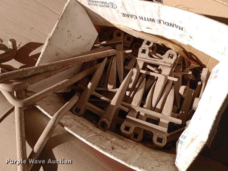 image for item EN8551 MacDon FD75 draper header parts