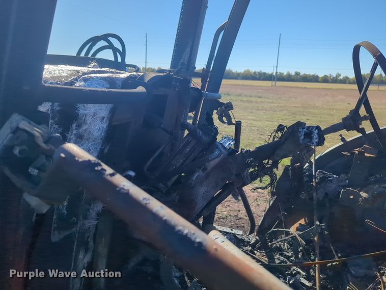 image for item EQ2486 2016 Case 120C MFWD tractor