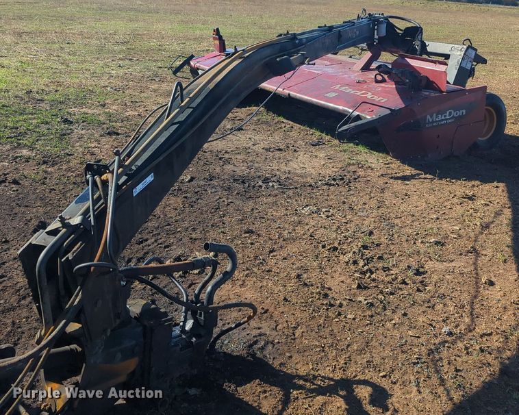 image for item EQ2487 2011 MacDon R85 swather / windrower