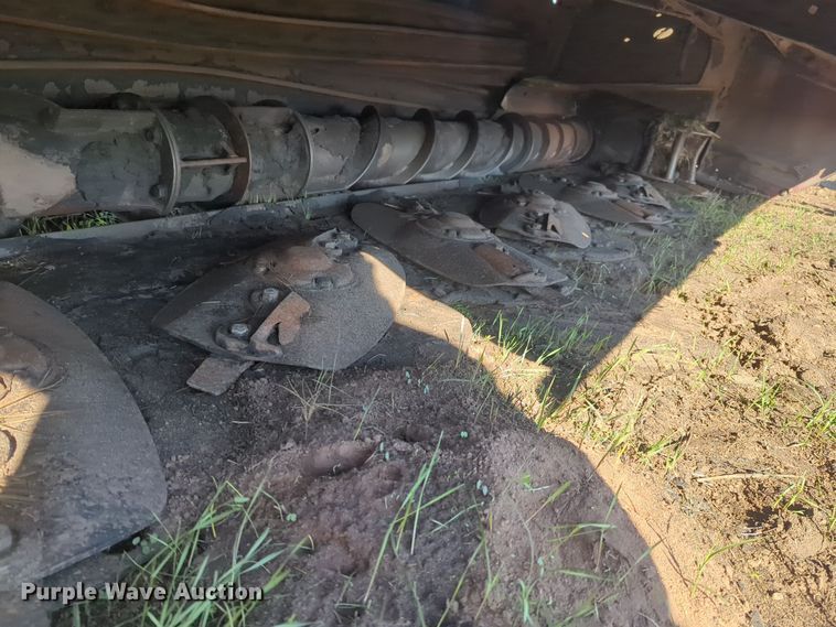 image for item EQ2487 2011 MacDon R85 swather / windrower