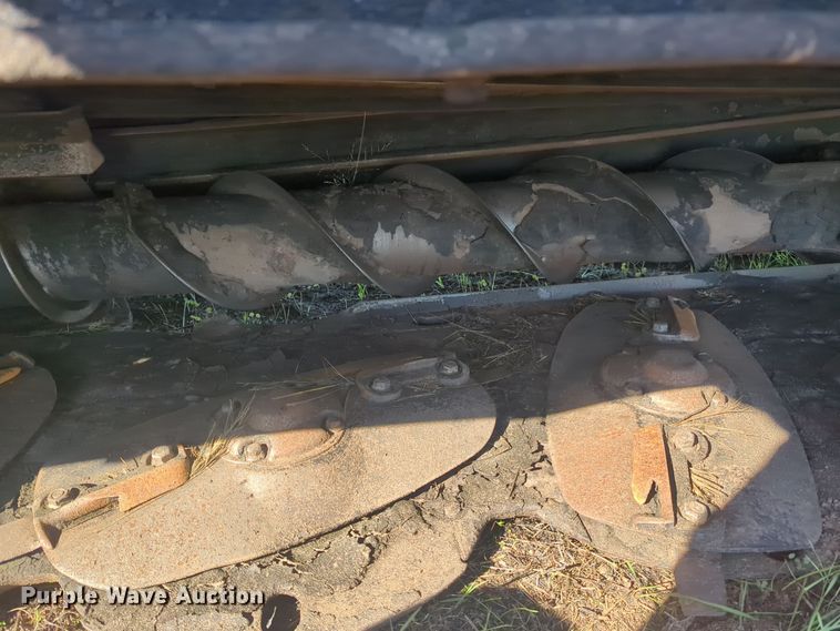 image for item EQ2487 2011 MacDon R85 swather / windrower