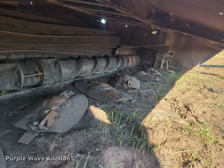 image for item EQ2487 2011 MacDon R85 swather / windrower