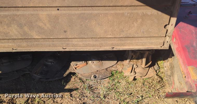 image for item EQ2487 2011 MacDon R85 swather / windrower