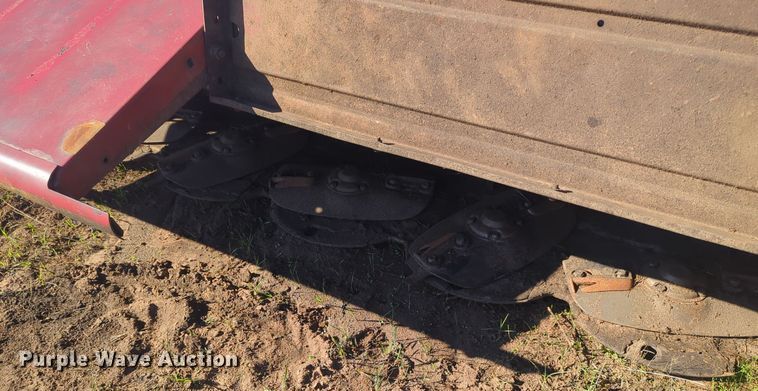 image for item EQ2487 2011 MacDon R85 swather / windrower