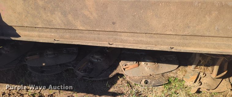 image for item EQ2487 2011 MacDon R85 swather / windrower