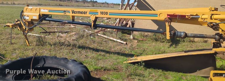 image for item EQ2488 Vermeer MC1030 disc mower