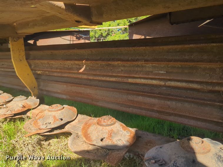 image for item EQ2488 Vermeer MC1030 disc mower