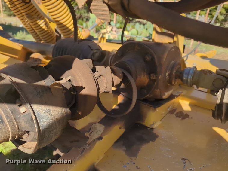 image for item EQ2488 Vermeer MC1030 disc mower