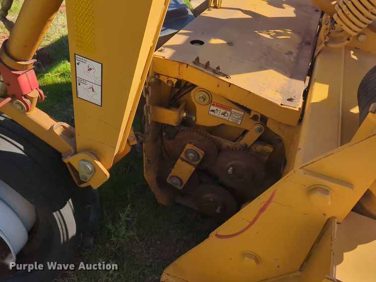 image for item EQ2488 Vermeer MC1030 disc mower