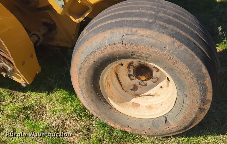 image for item EQ2488 Vermeer MC1030 disc mower